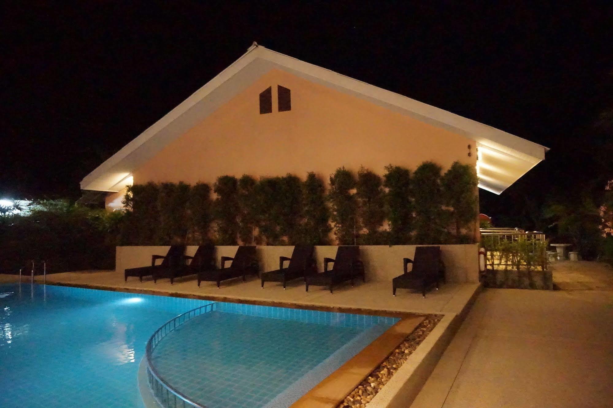 Snowhouse Aonang Krabi Hotel Ao Nang Kültér fotó